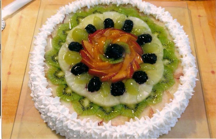 Klasična voćna torta idealna za ljetna slavlja