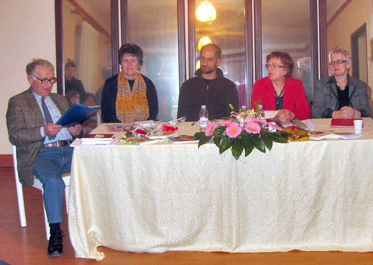 Dio istarske haiku obitelji - Đermano Vitasović, Marija Pogorilić, Dejan Pavlinović, Malvina Mileta i Marija Maretić