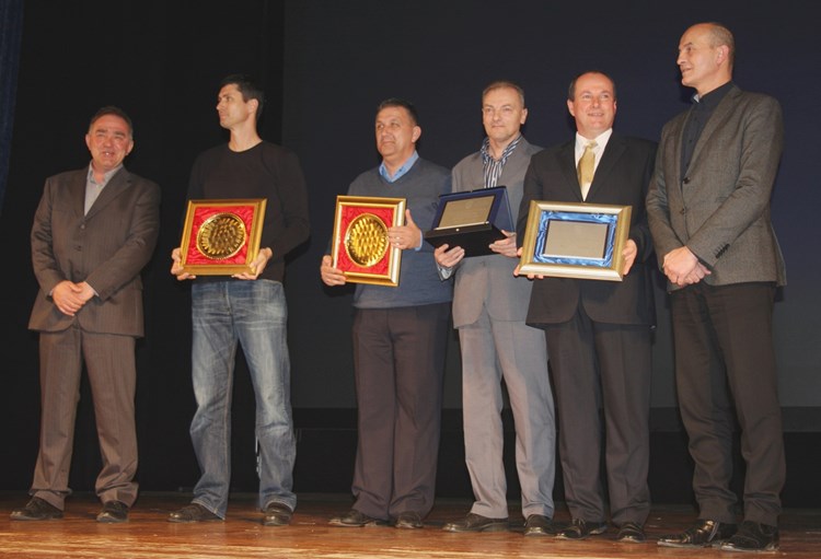 Iztok Vojić, Boris Lisica, Denis Muminović, Alen Rako, Livio Šverko (NK Savudrija) i Vili Bassanese (M. GAVRAN)