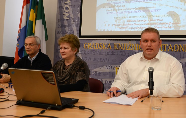 Dr. Zorislav Bobuš, Marica Mirić i Davor Komar (M. ANGELINI)