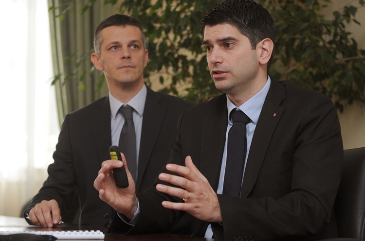 Valter Flego i Alen Damijanić predstavljaju Programa mjera energetske učinkovitosti (M. MIJOŠEK)