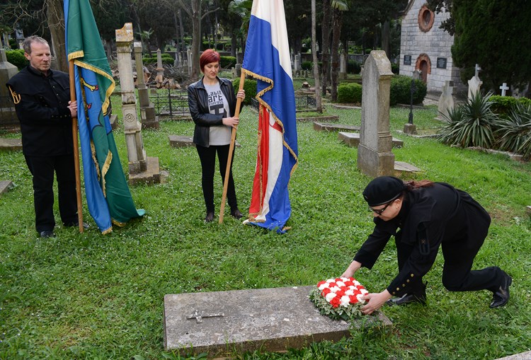 Polaganje vijenca na grob Jozefa Potočnika, Noordungova oca, na Mornaričkom groblju (M. ANGELINI)