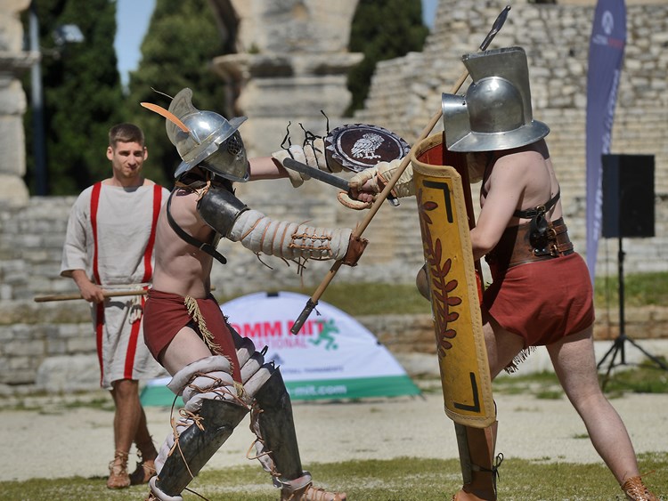 Borbe gladijatora u Areni (M. ANGELINI)