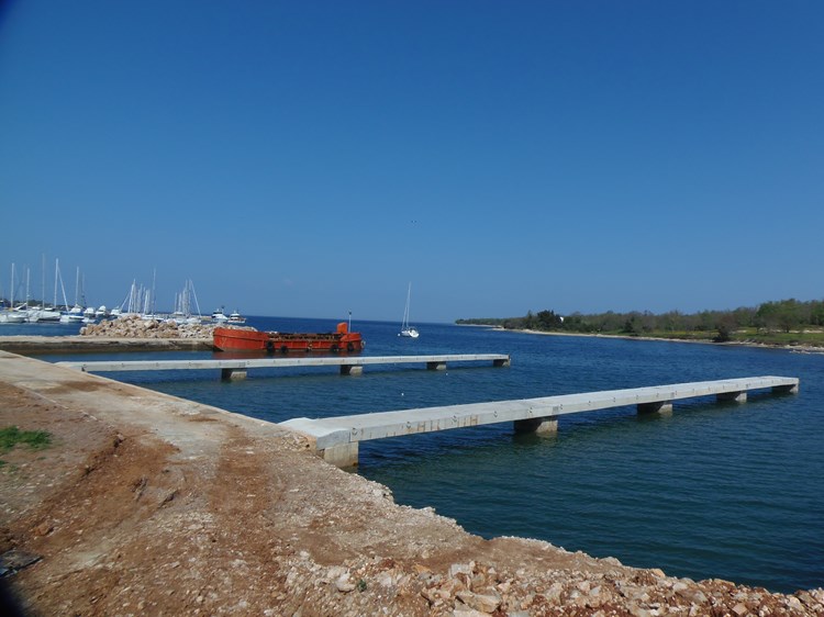 Dosad su izgrađena dva nova mola u Červar Portu, a sada slijedi produljenje lukobrana (V. HABEREITER)