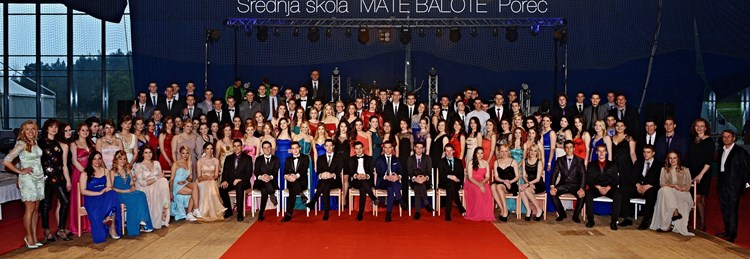 Maturanti srednje škole Mate Balote u dvorani Žatika (foto: SŠ Mate Balote) 