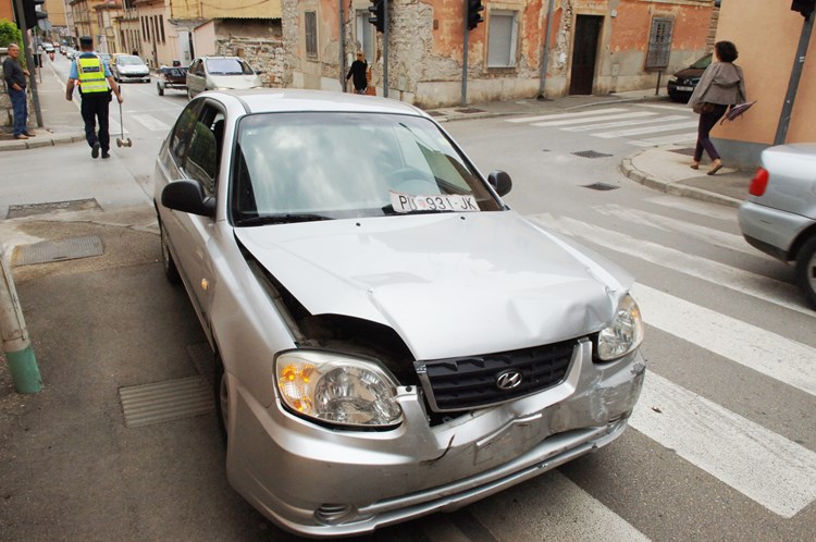 Vozačica hyundai accenta zaradila je optužni prijedlog jer je izazvala nesreću (Danilo MEMEDOVIĆ)