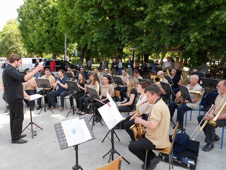 Koncert pazinske limene glazbe na Trgu slobode (D. ŠIŠOVIĆ)