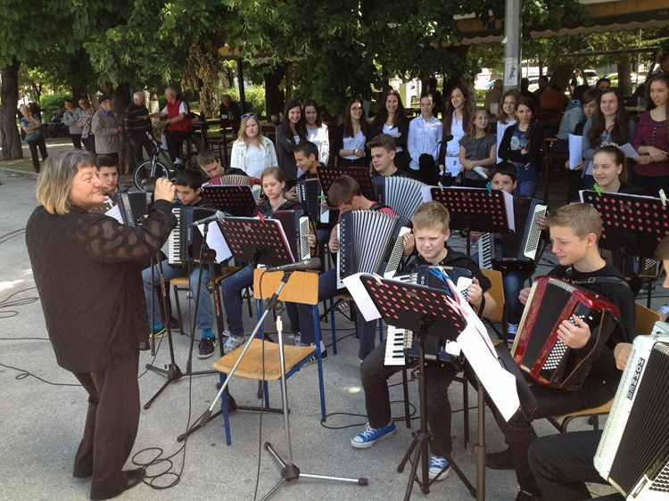 Harmonikaški orkestar Osnovne glazbene škole Pazin pod vodstvom Irene Rak (M. RIMANIĆ)