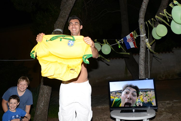Jhonnes Marques De Souza, brazilski nogometaš u Puli, slavi Neymarov izjednačujući gol (M. ANGELINI)