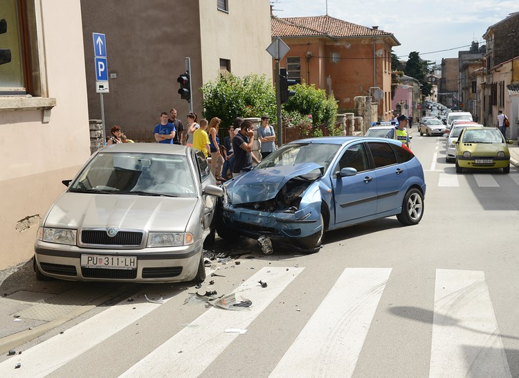 Prometna nesreća na križanju Vukovarske i Stankovićeve (M. ANGELINI)
