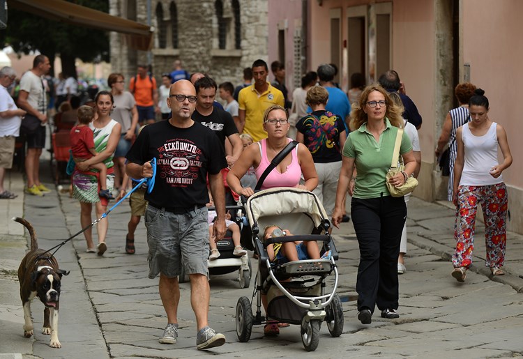 Brojni turisti u Kandlerovoj (M. ANGELINI)