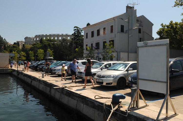 Umjesto parkiranja brodari predlažu urbano uređenje (D. ŠTIFANIĆ)