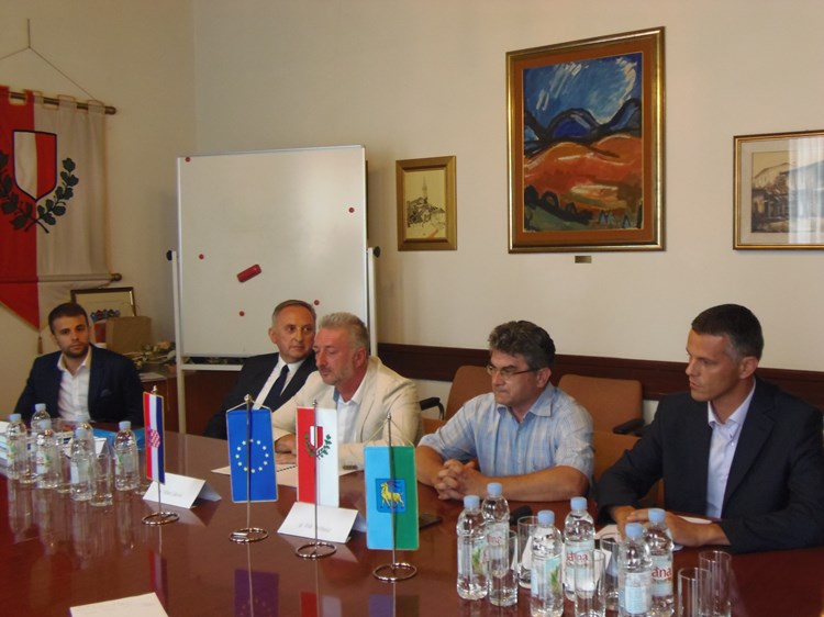 Zdesna: Valter Flego, Edi Štifanić, Milan Laković, Damir Brđanović i Karlo Gospić (V. HABEREITER)
