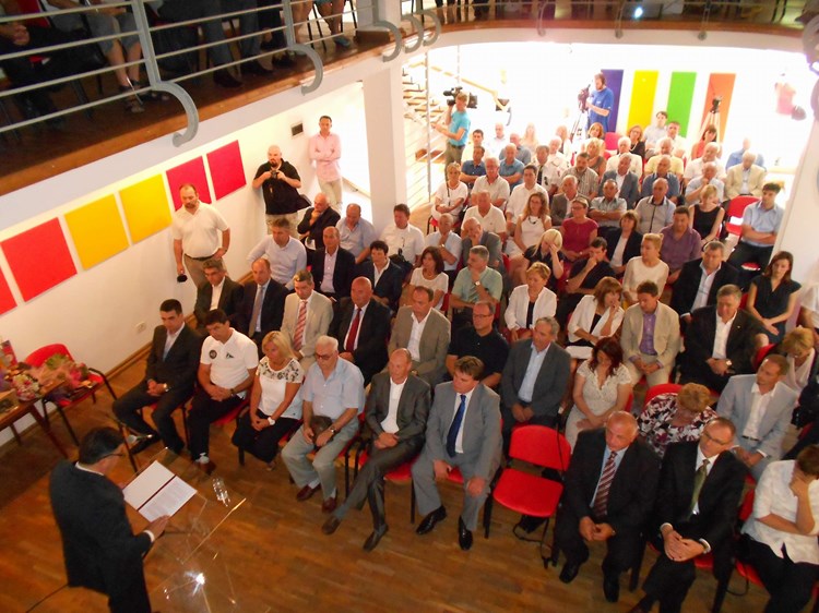 Svečana sjednica Gradskog vijeća održana je u dojmljivom prostoru Gradske galerije (Davor ŠIŠOVIĆ)