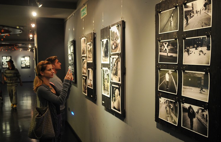 S otvorenja izložbe skate fotografija u kinu Valli (D. ŠTIFANIĆ)