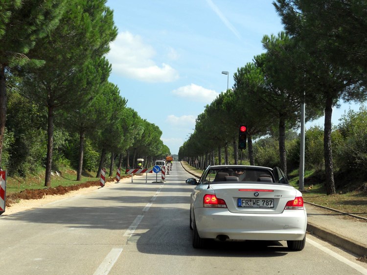 Nova regulacija prometa uz semafore na Državnoj cesti 303, vrijedi do 29. rujna (N. ORLOVIĆ RADIĆ)