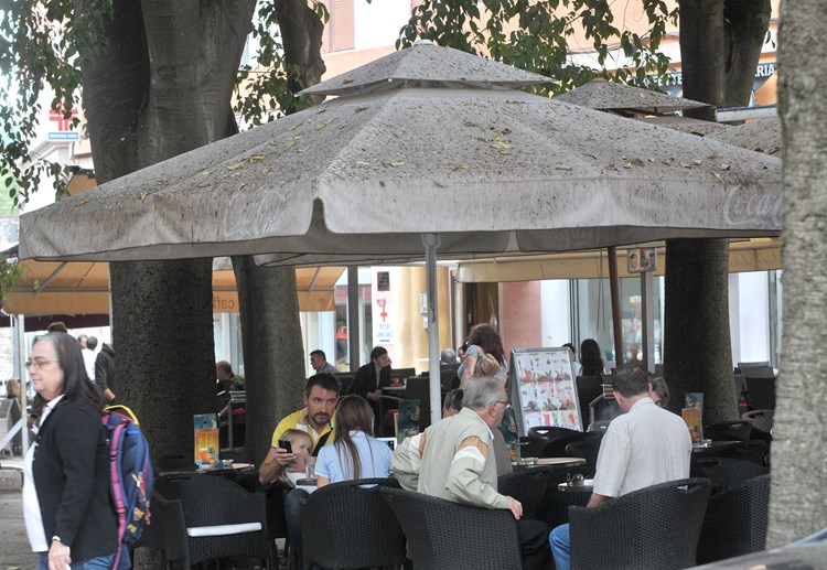 Ovako su suncobrani kafića na Giardinima izgledali lani (N. L.)