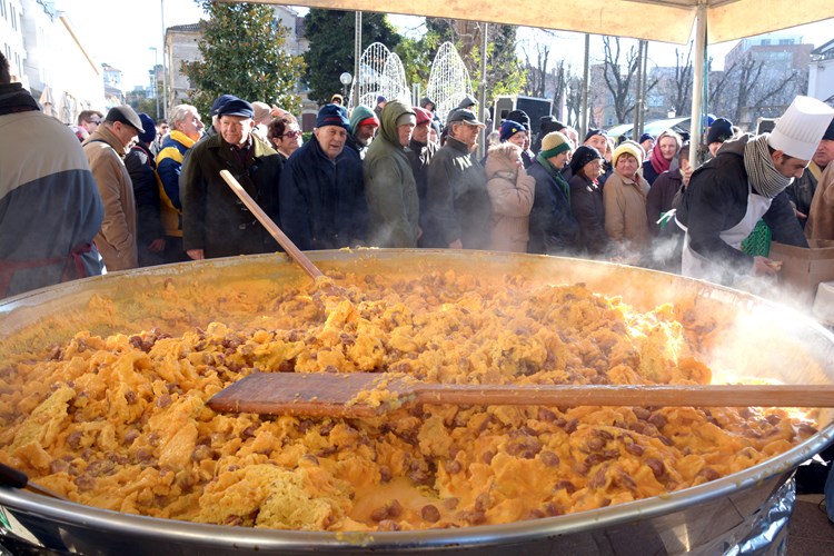 Prošlogodišnja fritaja (N. LAZAREVIĆ)