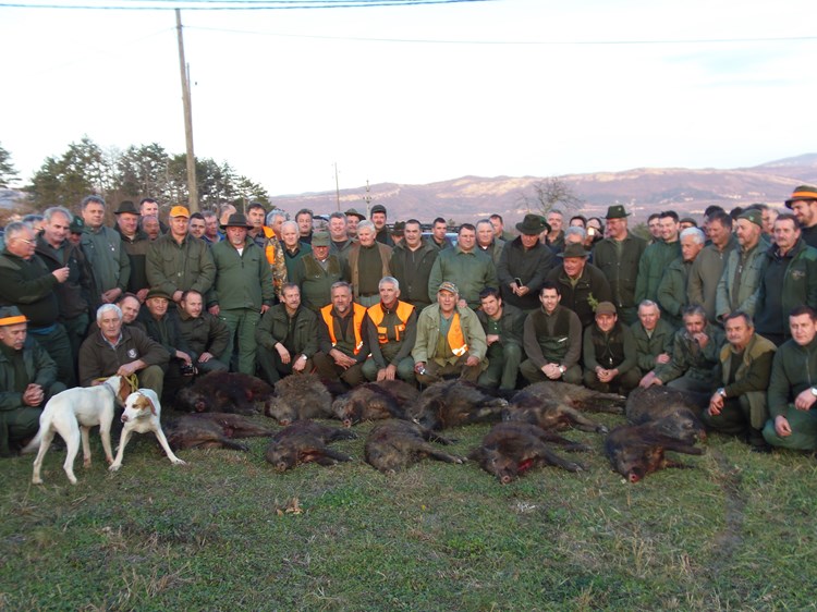 Zajednički lov okupio oko 120 lovaca (G. ČALIĆ ŠVERKO)