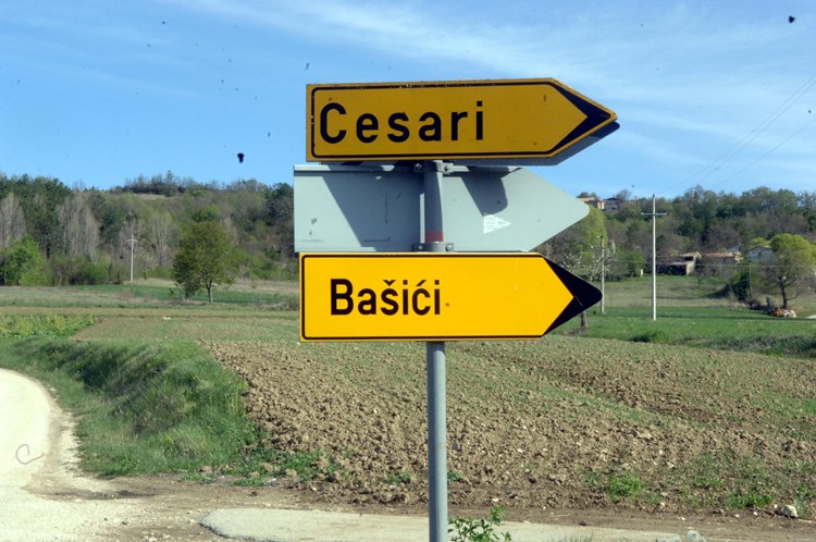 Cesari i Bašići dobili kanalizaciju (M. SARDELIN)