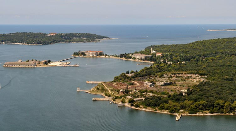 Otok sv. Katarina i Monumenti (N. LAZAREVIĆ)