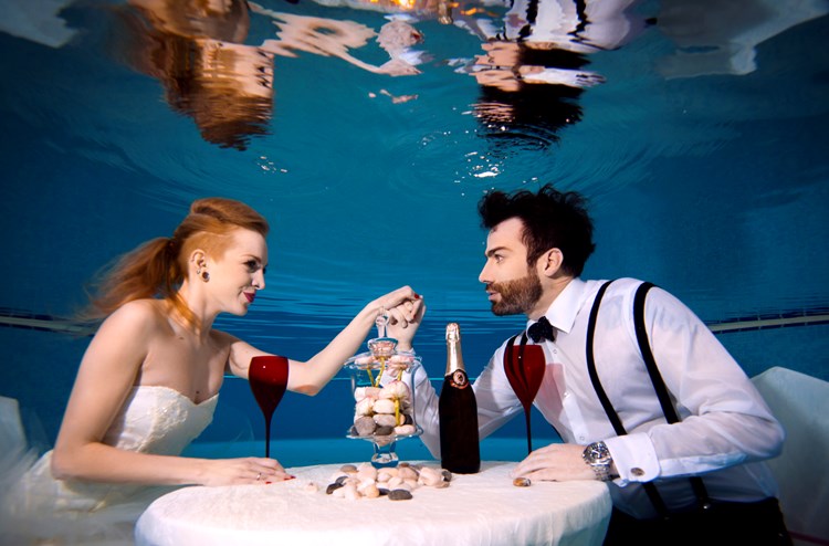 Podvodni wedding photo session