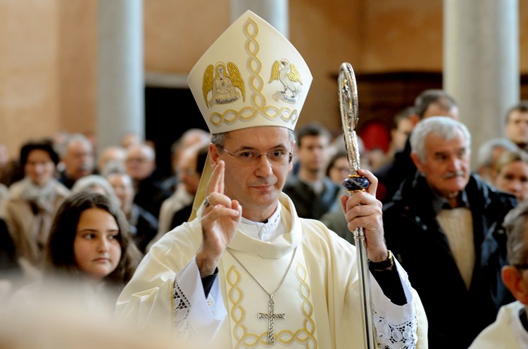 Biskup Dražen Kutleša (M. MIJOŠEK)