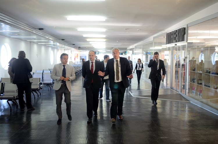 Ministar je u pratnji direktora Zračne luke razgledao pulski aerodrom (D. ŠTIFANIĆ)