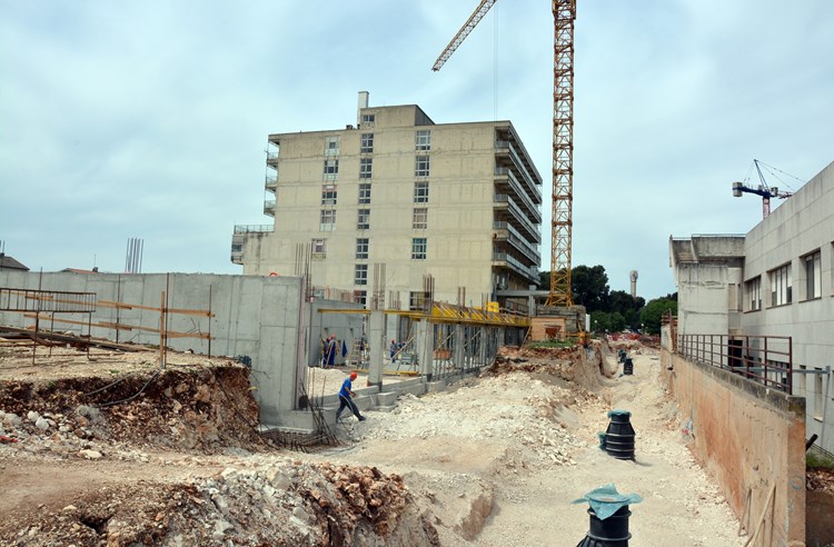 Gradilište nove bolnice (N. LAZAREVIĆ)