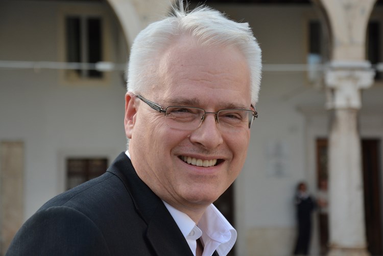 Ivo Josipović (N. LAZAREVIĆ)