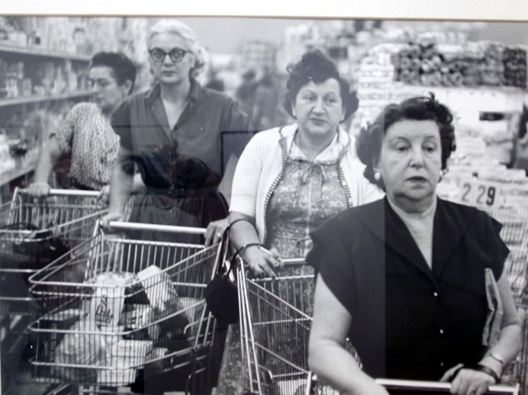 William Klein: "Četiri žene u supermarketu", New York, 1954.