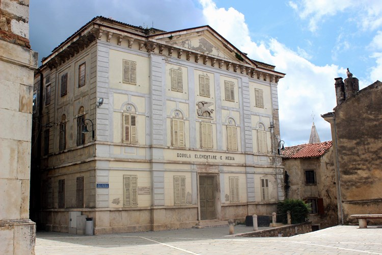 Zgrada bivše talijanske osnovne škole za kuju su zainteresirani Bečani (A. DAGOSTIN)