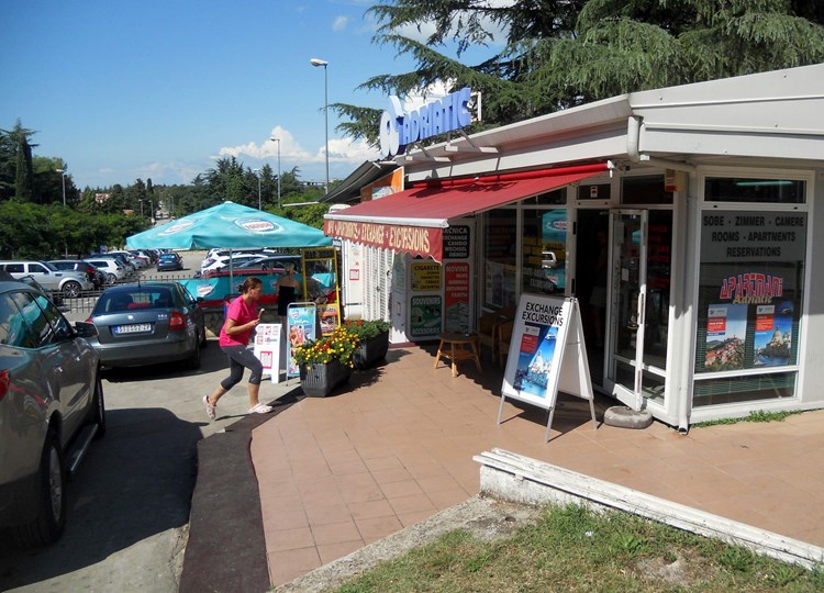 Turistička agencija Apartmani Adriatic nalazi se u središtu porečkog naselja Špadići (A. DAGOSTIN)