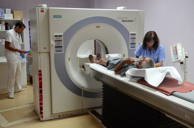 Radiologija i stari CT u Mornaričkoj bolnici