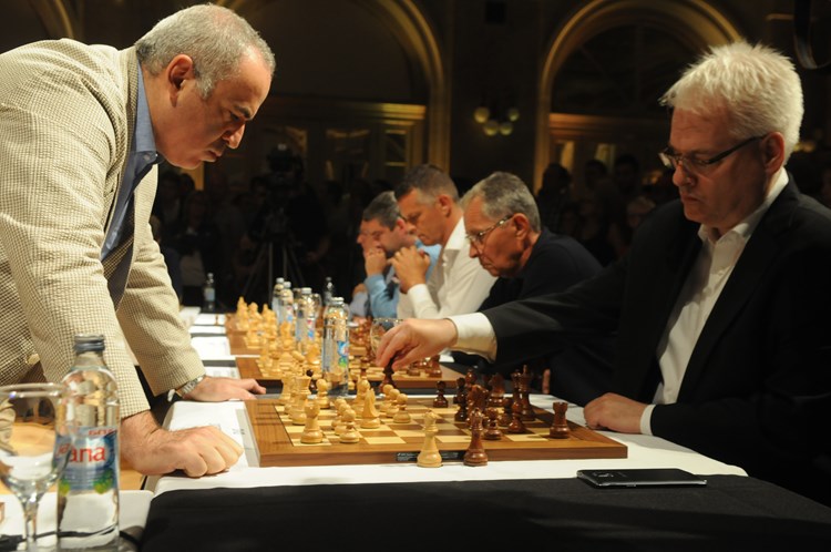 Gari Kasparov odigrao je simultanku na 19 ploča (D. ŠTIFANIĆ)