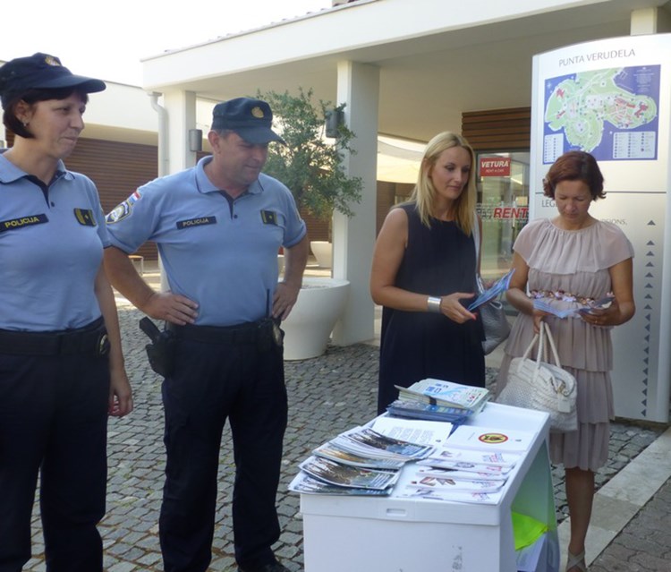 Policijski info punkt u turističkom naselju na Verudeli