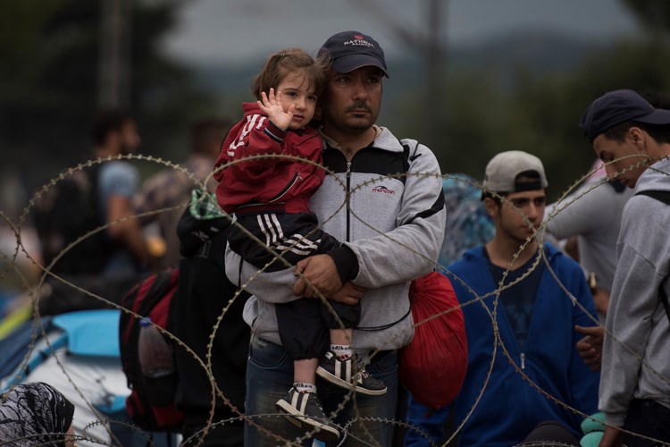 Prelazak migranata i izbjeglica u Sloveniju nastavljen je i u noći na nedjelju (AFP)