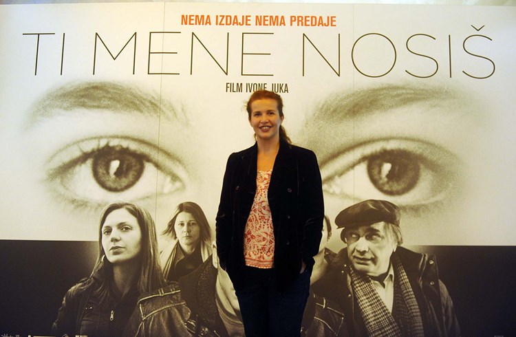 Ivona Juka ispred plakata filma (R. BRMALJ)