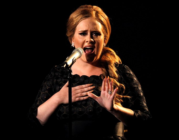 Adele će za Burberry kreirati "plus-size" kolekciju (Reuters)