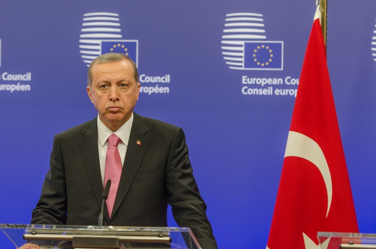 Rusija tvrdi da je Turska glavni kupac nafte od Islamske države, u posao upleten i Erdogan (AFP)