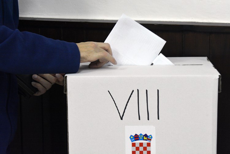 Ukupno 28 milijuna kuna isplatit će se političkim sudionicima parlamentarnih izbora za promidžbu (D. MEMEDOVIĆ)