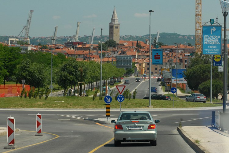 Slovenska policija strogo nadzire promet i kažnjava vozače (M. MIJOŠEK)