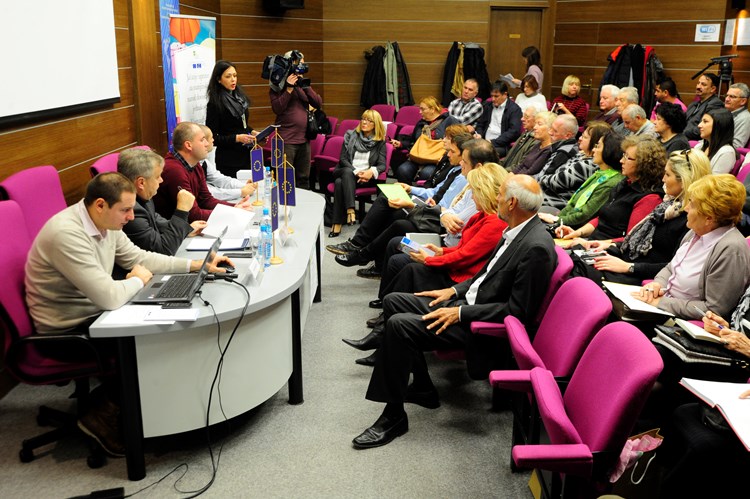 Seminar o pravima manjina održan je u prostorima županijske komore (M. MIJOŠEK)