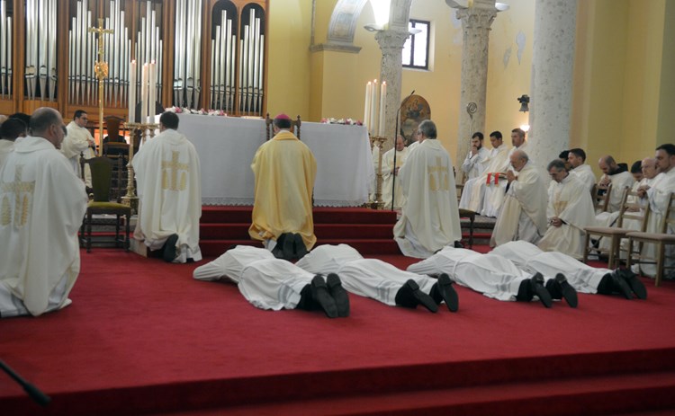 Zaređena četiri nova đakona (N. LAZAREVIĆ)