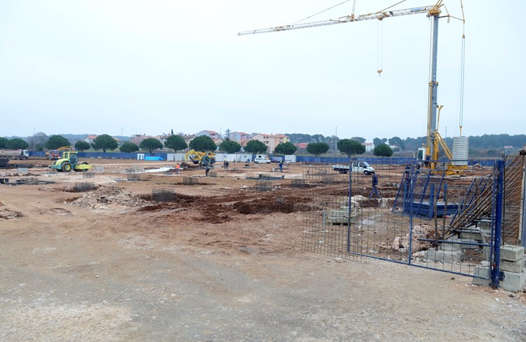 Gradilište novog trgovačkog centra na Kaštanjeru (D. ŠTIFANIĆ)