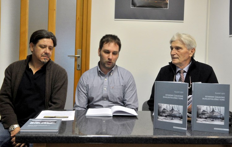 Knjigu su predstavili Danijel Mikulaco, David Mandić i Rudolf Ujčić (Neven LAZAREVIĆ)