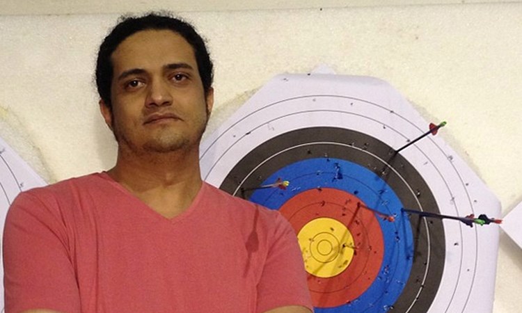Fayadh je osuđen na smrt koncem 2015. u Saudijskoj Arabiji zbog odbacivanja Islama i navodnog propagiranja ateizma