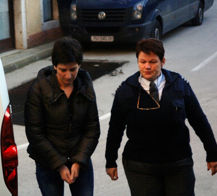 Tanja Kovačić je žrtvama objašnjavala da je pravo vrijeme za ulaganje (M. SARDELIN)