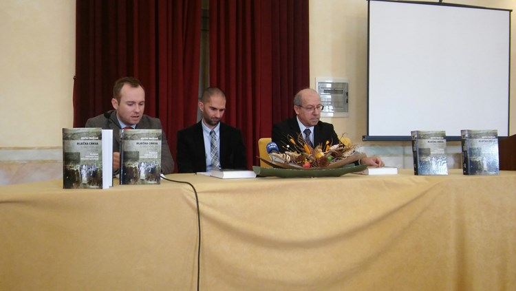 Knjigu su predstavili dr. Elvis Orbanić, dr. Marko Medved i dr. Franjo Velčić (Mate ĆURIĆ)