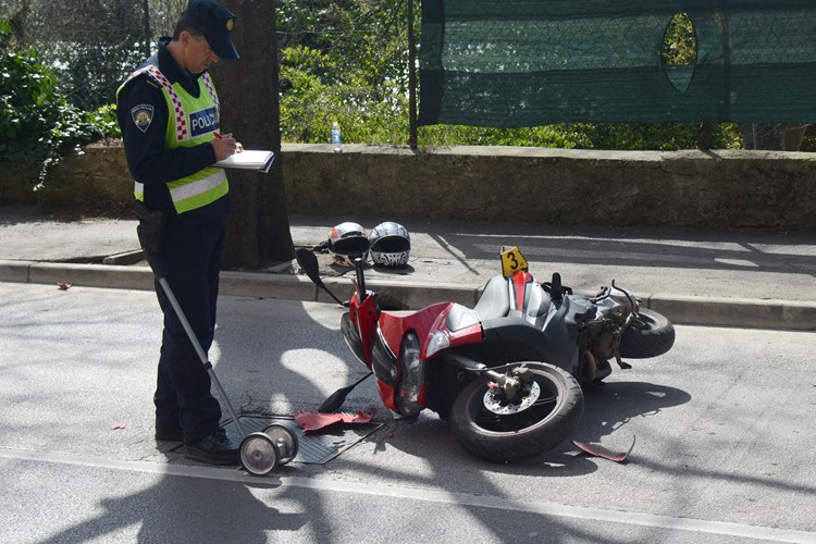 Prometna nesreća na Mutilskoj cesti (D. ŠTIFANIĆ)